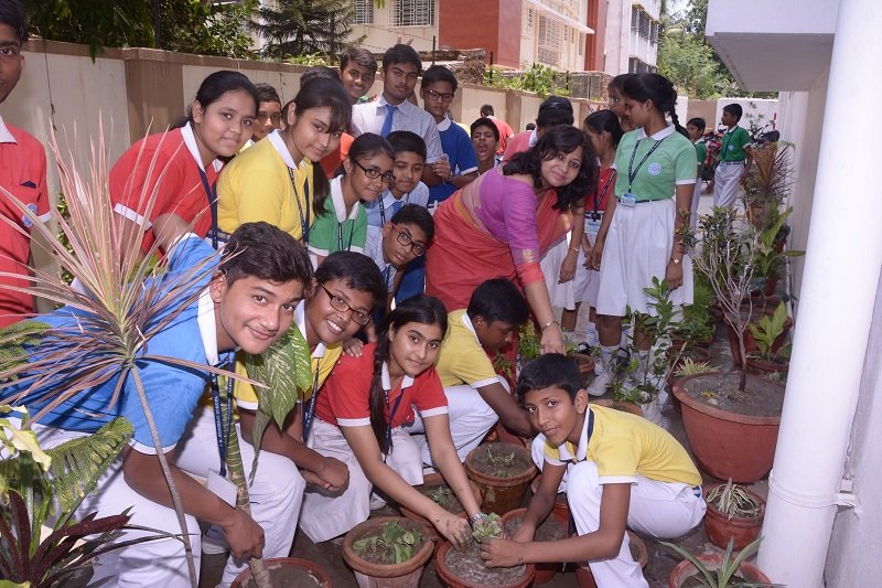 school near tollygunge